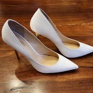 Rock & Republic White Textured Heels